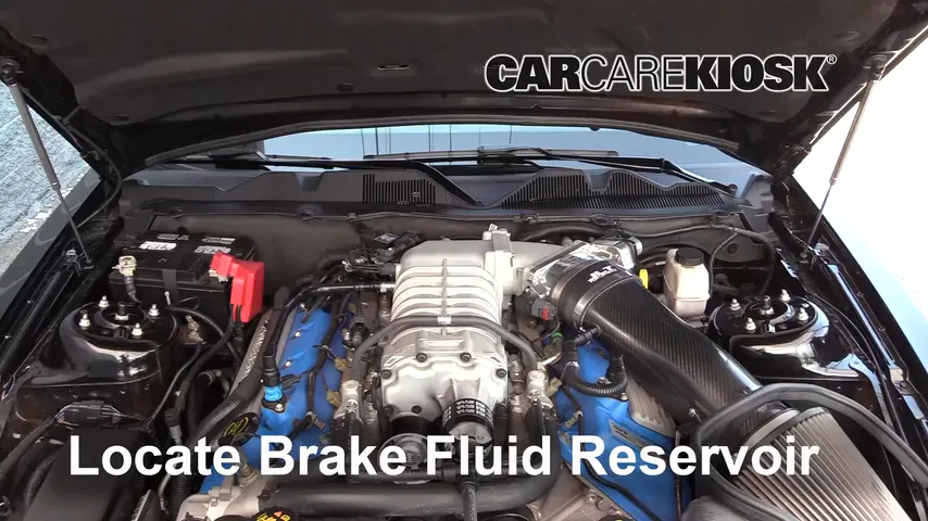 2011 Ford Mustang Shelby GT500 5.4L V8 Supercharged Coupe Liquide de frein